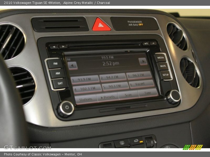 Alpine Grey Metallic / Charcoal 2010 Volkswagen Tiguan SE 4Motion
