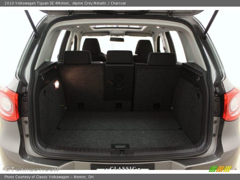 Alpine Grey Metallic / Charcoal 2010 Volkswagen Tiguan SE 4Motion