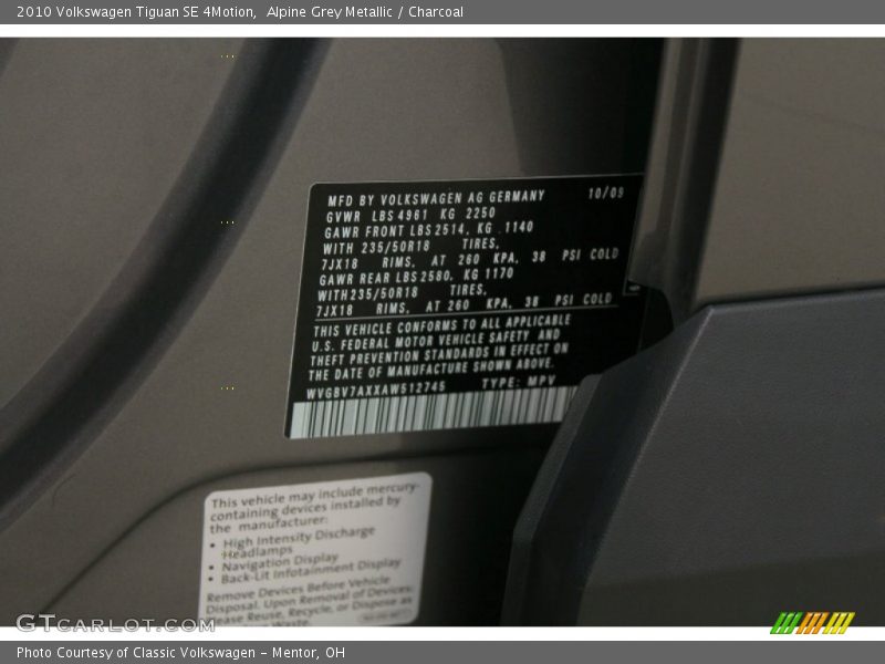 Alpine Grey Metallic / Charcoal 2010 Volkswagen Tiguan SE 4Motion