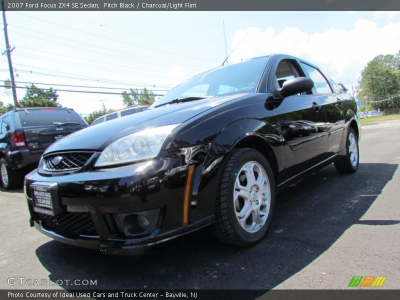 Pitch Black / Charcoal/Light Flint 2007 Ford Focus ZX4 SE Sedan