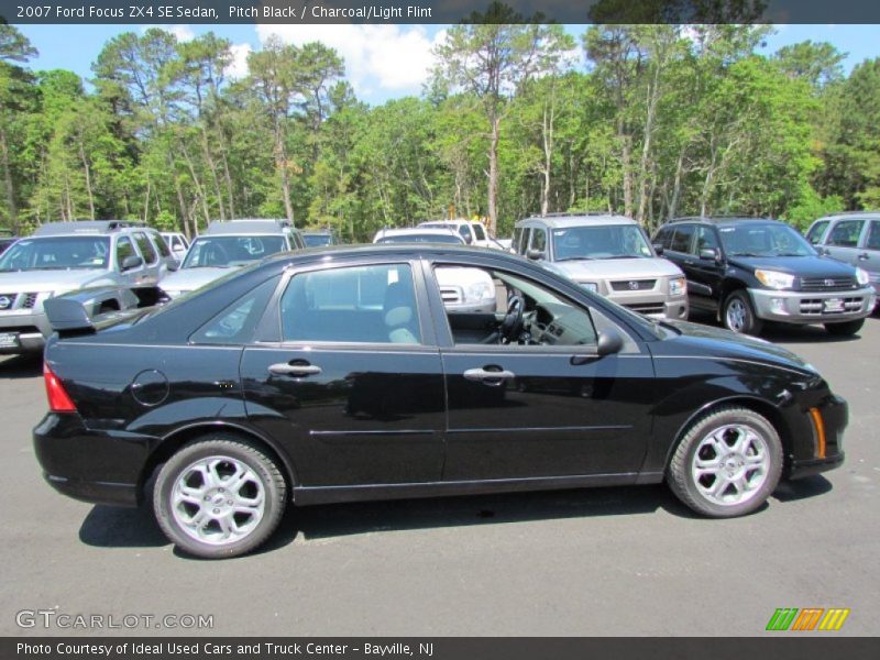  2007 Focus ZX4 SE Sedan Pitch Black