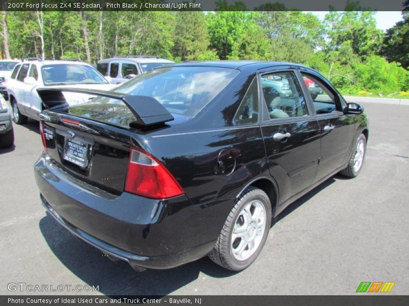 Pitch Black / Charcoal/Light Flint 2007 Ford Focus ZX4 SE Sedan