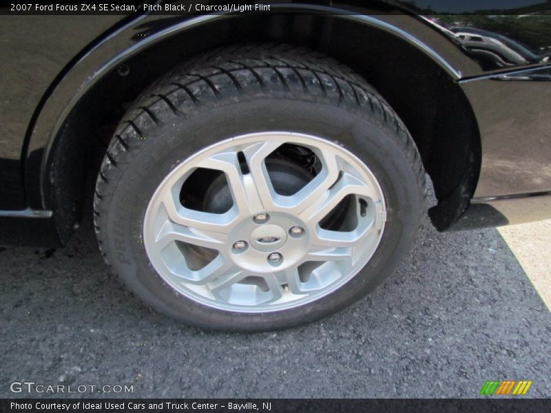 Pitch Black / Charcoal/Light Flint 2007 Ford Focus ZX4 SE Sedan