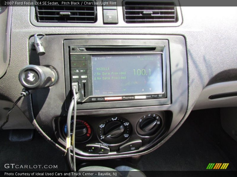 Pitch Black / Charcoal/Light Flint 2007 Ford Focus ZX4 SE Sedan