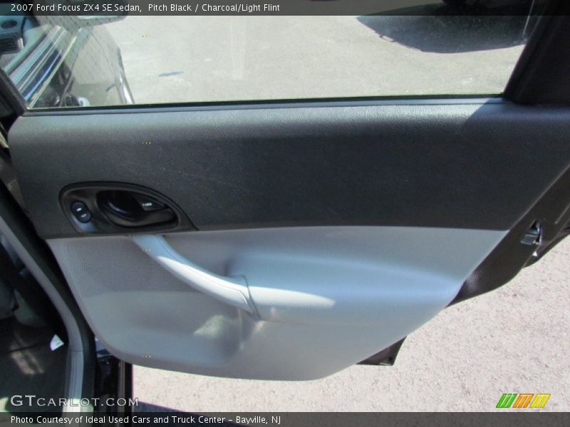 Pitch Black / Charcoal/Light Flint 2007 Ford Focus ZX4 SE Sedan