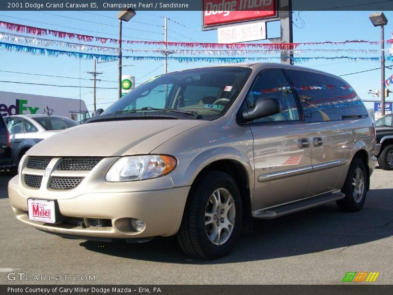 Champagne Pearl / Sandstone 2001 Dodge Grand Caravan ES