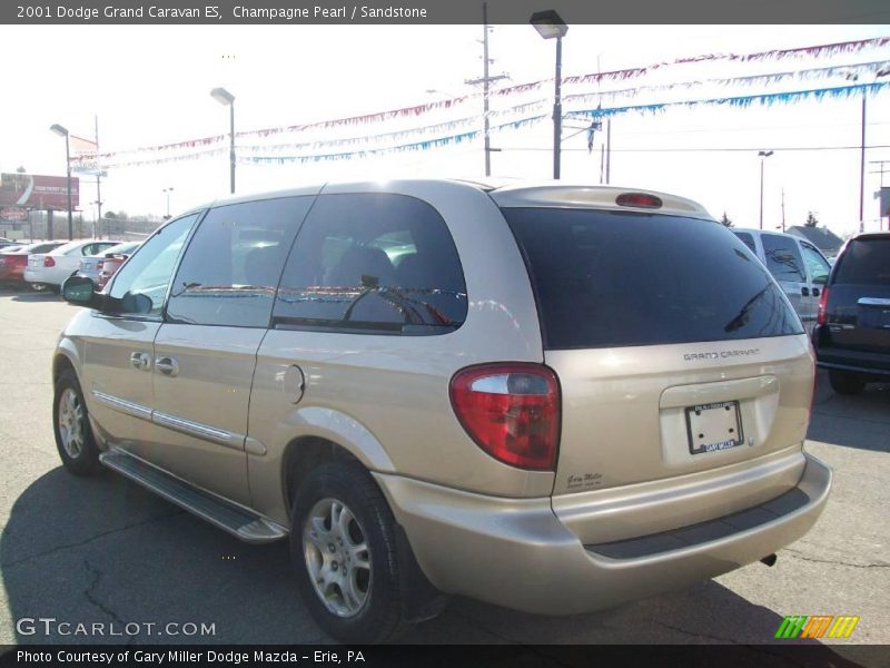 Champagne Pearl / Sandstone 2001 Dodge Grand Caravan ES