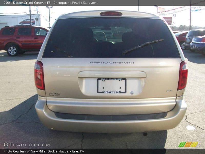 Champagne Pearl / Sandstone 2001 Dodge Grand Caravan ES