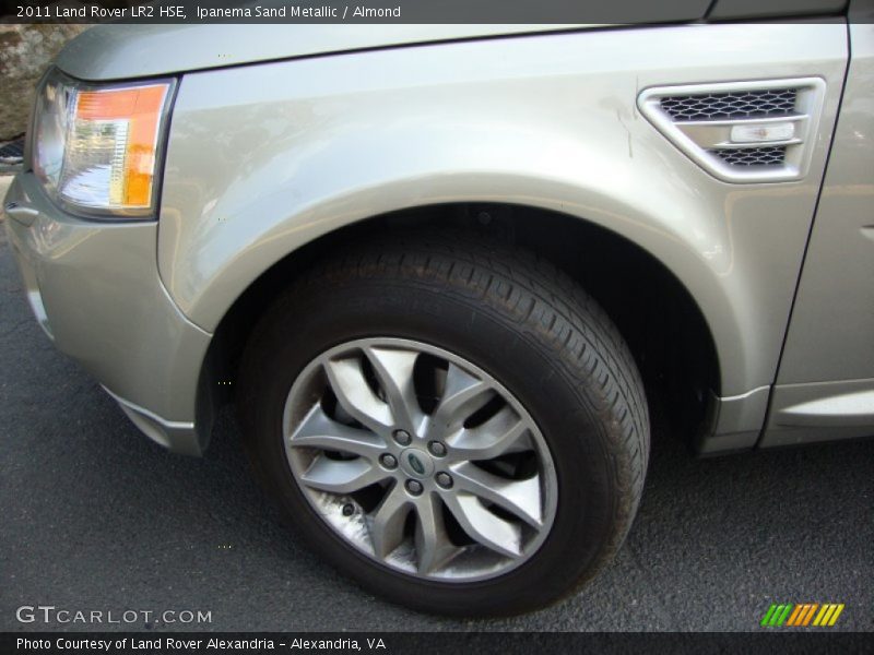 Ipanema Sand Metallic / Almond 2011 Land Rover LR2 HSE