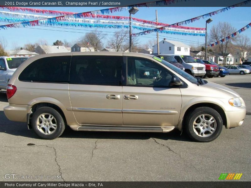 Champagne Pearl / Sandstone 2001 Dodge Grand Caravan ES