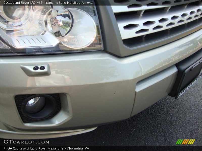 Ipanema Sand Metallic / Almond 2011 Land Rover LR2 HSE