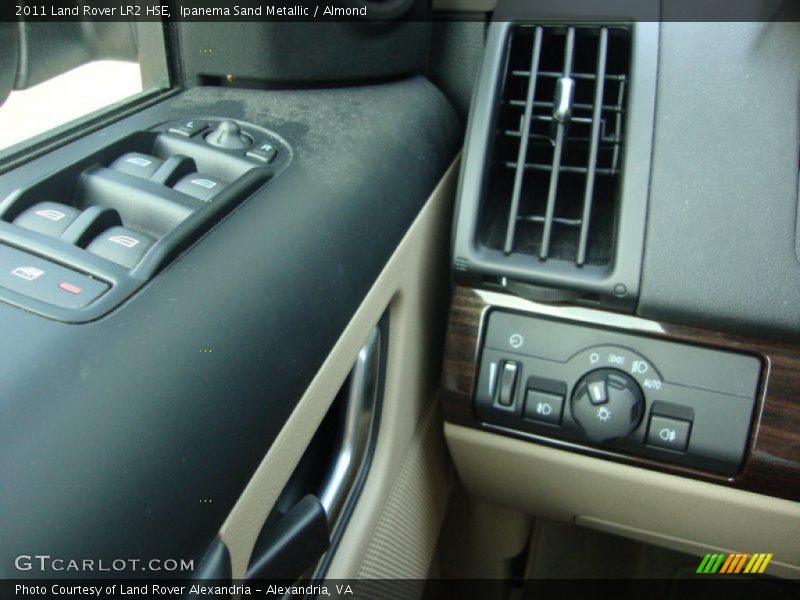Ipanema Sand Metallic / Almond 2011 Land Rover LR2 HSE