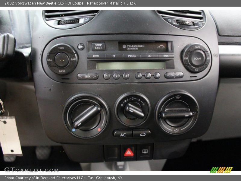 Reflex Silver Metallic / Black 2002 Volkswagen New Beetle GLS TDI Coupe