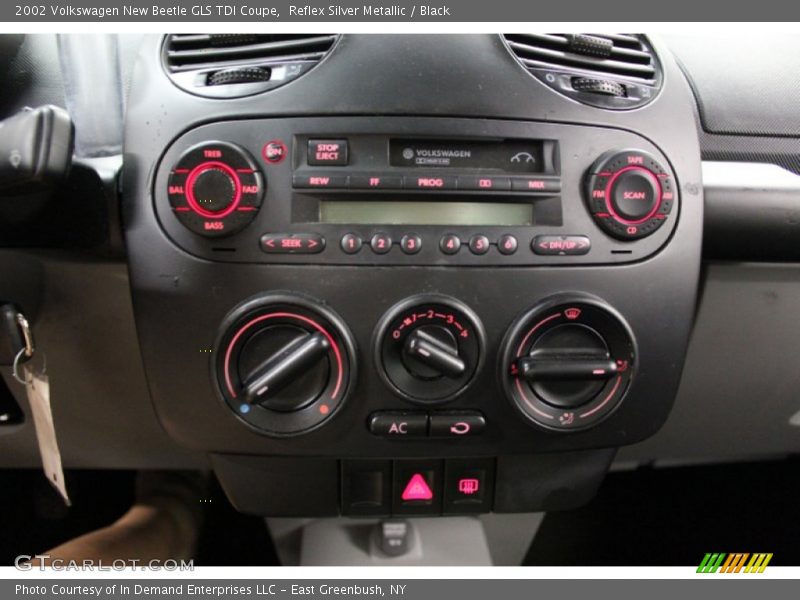 Reflex Silver Metallic / Black 2002 Volkswagen New Beetle GLS TDI Coupe