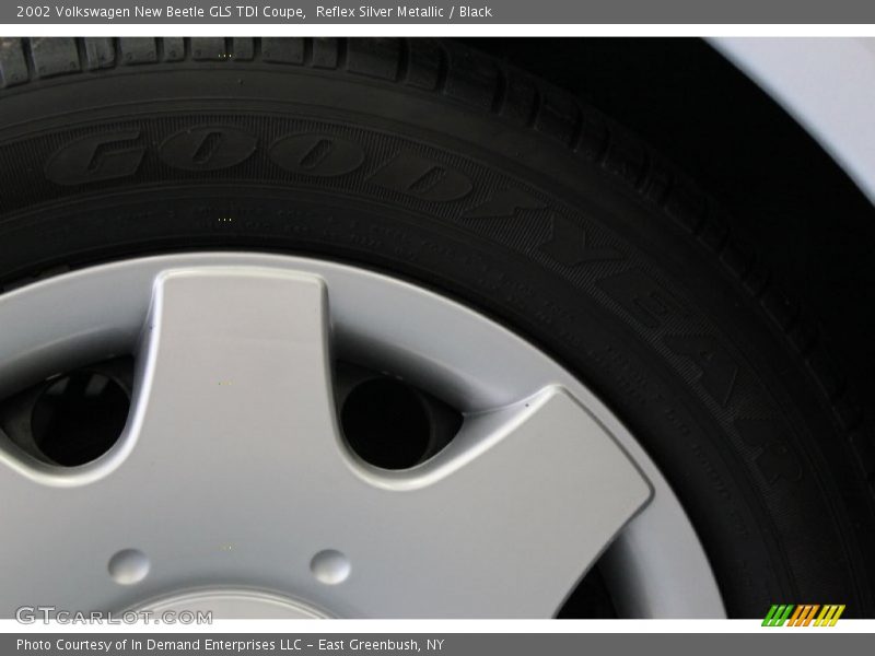 Reflex Silver Metallic / Black 2002 Volkswagen New Beetle GLS TDI Coupe