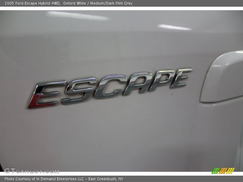  2005 Escape Hybrid 4WD Logo