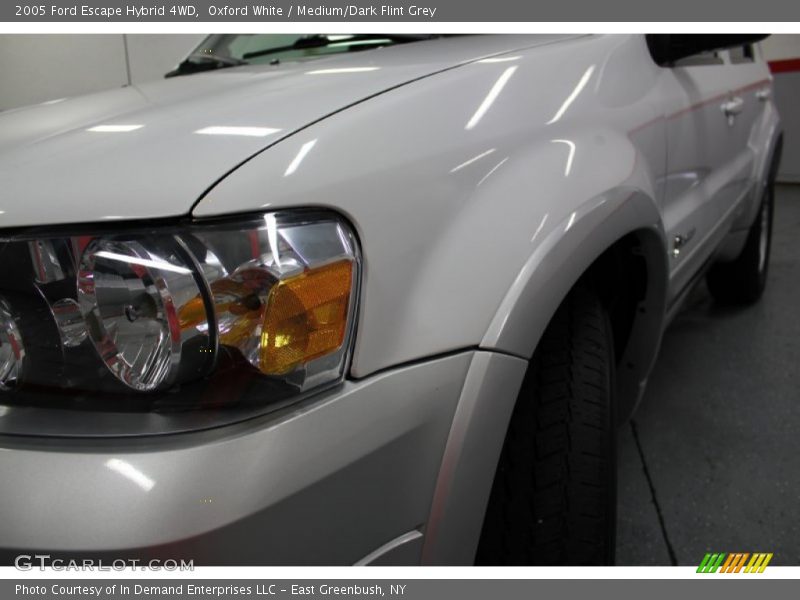 Oxford White / Medium/Dark Flint Grey 2005 Ford Escape Hybrid 4WD