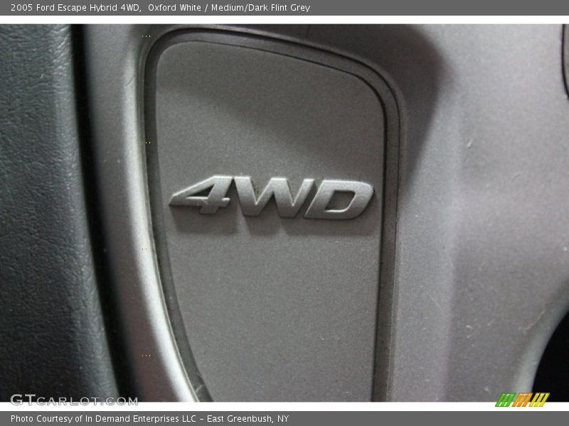  2005 Escape Hybrid 4WD Logo