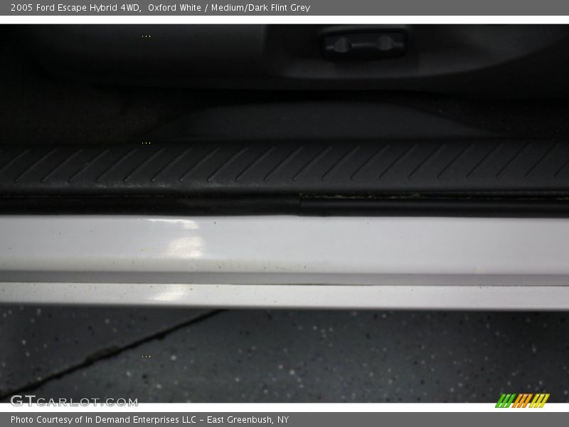 Oxford White / Medium/Dark Flint Grey 2005 Ford Escape Hybrid 4WD