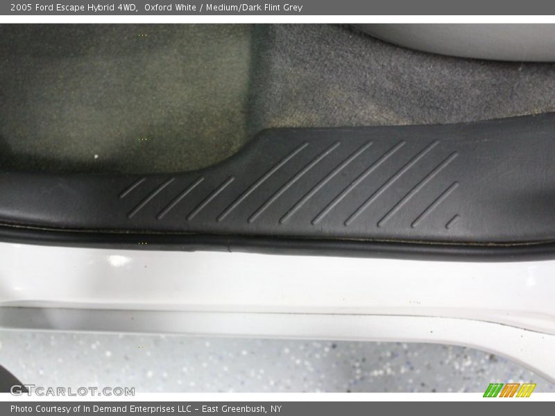 Oxford White / Medium/Dark Flint Grey 2005 Ford Escape Hybrid 4WD