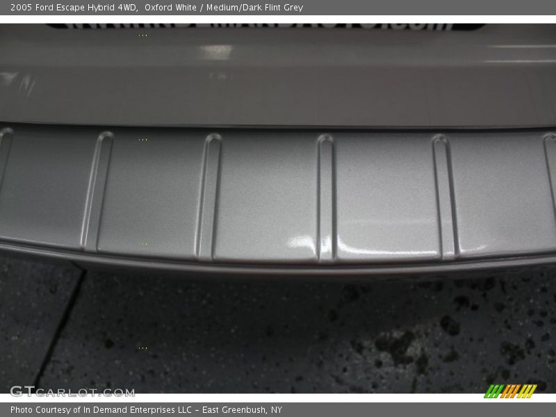 Oxford White / Medium/Dark Flint Grey 2005 Ford Escape Hybrid 4WD