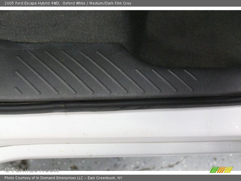 Oxford White / Medium/Dark Flint Grey 2005 Ford Escape Hybrid 4WD