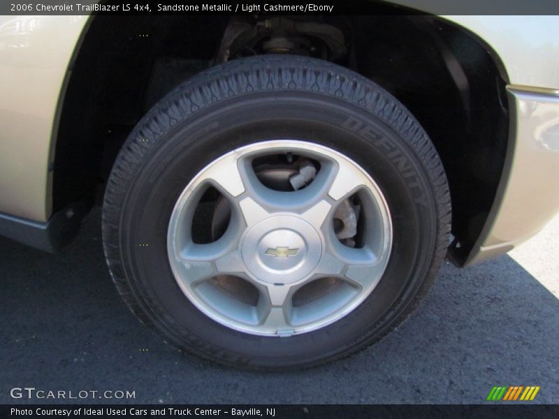 Sandstone Metallic / Light Cashmere/Ebony 2006 Chevrolet TrailBlazer LS 4x4