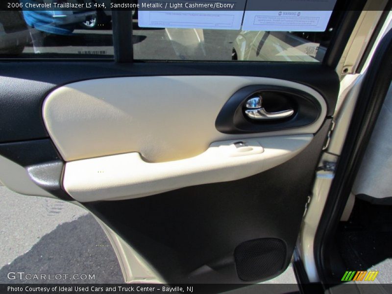 Sandstone Metallic / Light Cashmere/Ebony 2006 Chevrolet TrailBlazer LS 4x4
