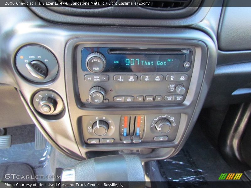 Sandstone Metallic / Light Cashmere/Ebony 2006 Chevrolet TrailBlazer LS 4x4