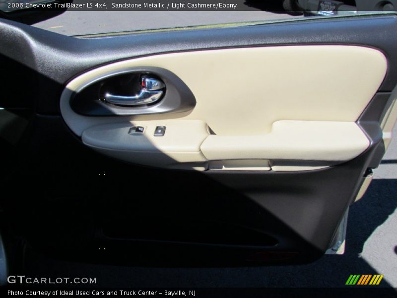 Sandstone Metallic / Light Cashmere/Ebony 2006 Chevrolet TrailBlazer LS 4x4