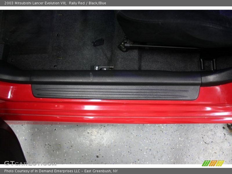 Rally Red / Black/Blue 2003 Mitsubishi Lancer Evolution VIII