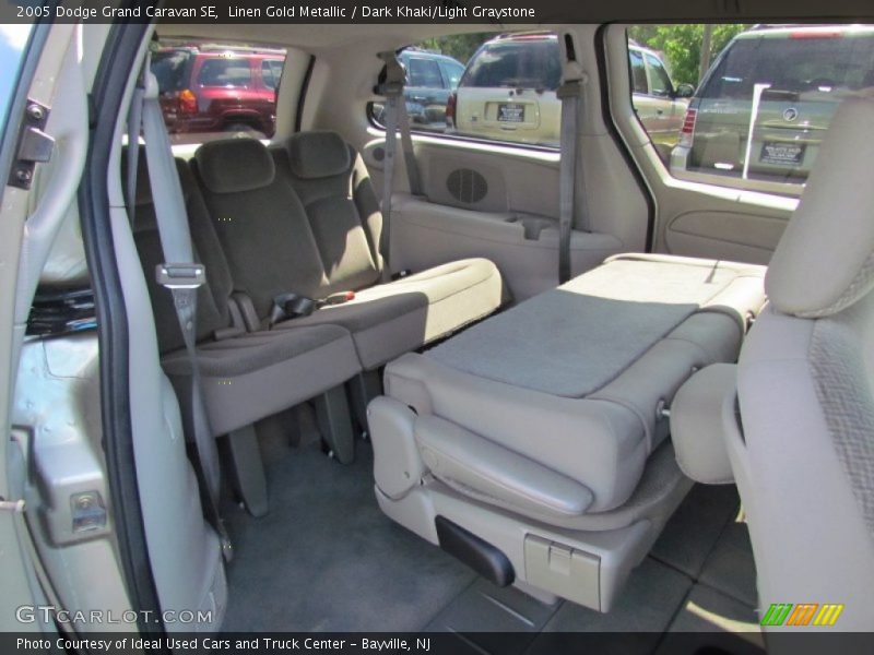 Linen Gold Metallic / Dark Khaki/Light Graystone 2005 Dodge Grand Caravan SE