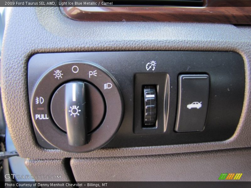 Controls of 2009 Taurus SEL AWD