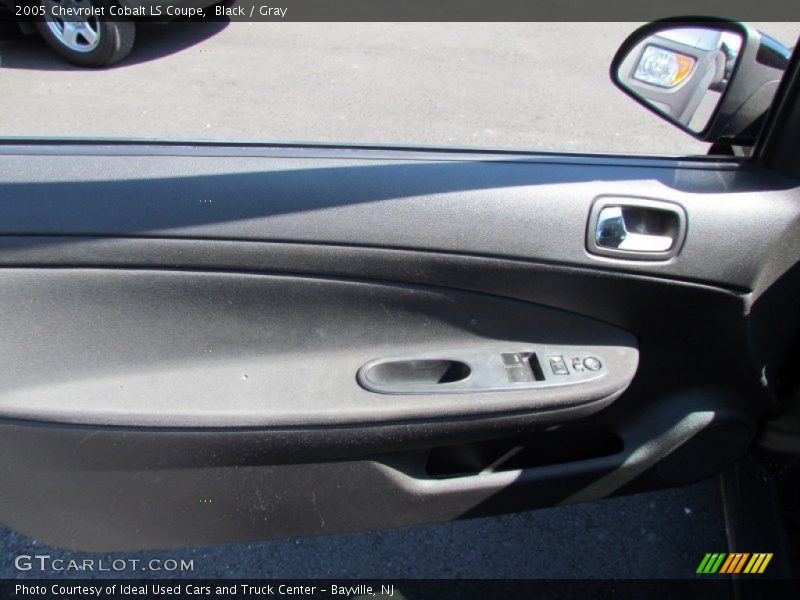 Black / Gray 2005 Chevrolet Cobalt LS Coupe