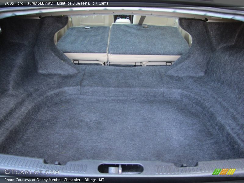  2009 Taurus SEL AWD Trunk