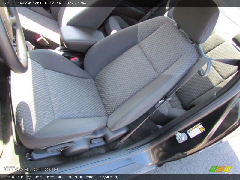 Black / Gray 2005 Chevrolet Cobalt LS Coupe