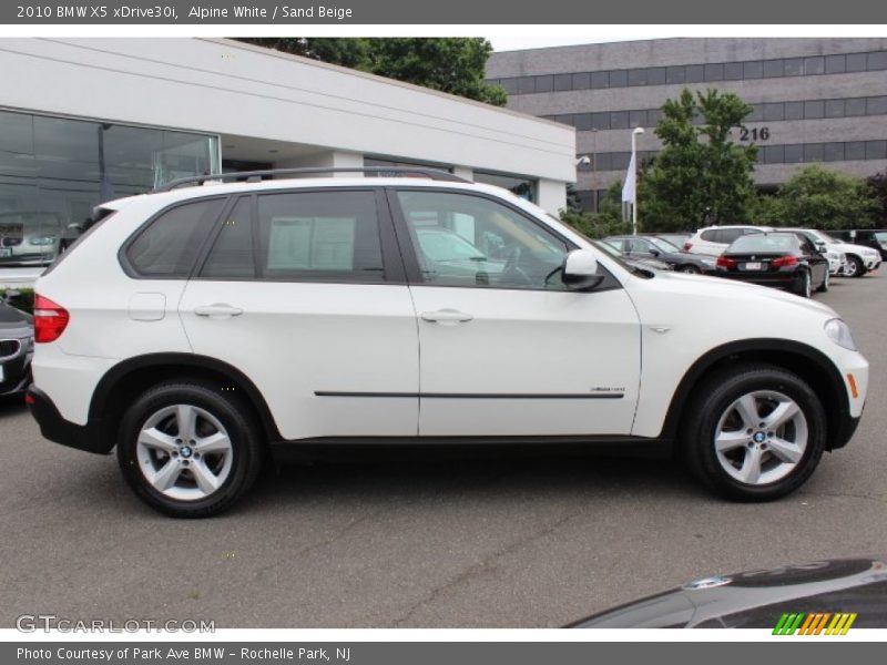 Alpine White / Sand Beige 2010 BMW X5 xDrive30i