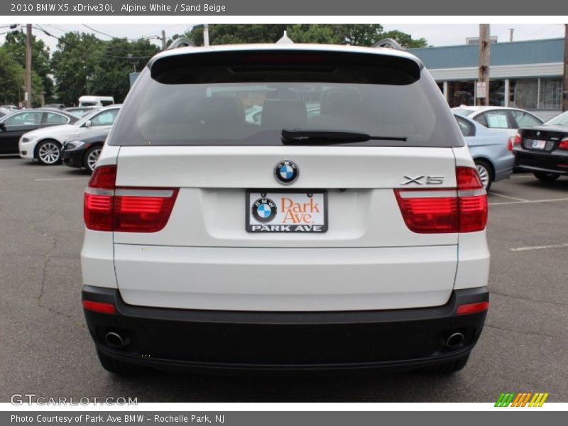 Alpine White / Sand Beige 2010 BMW X5 xDrive30i
