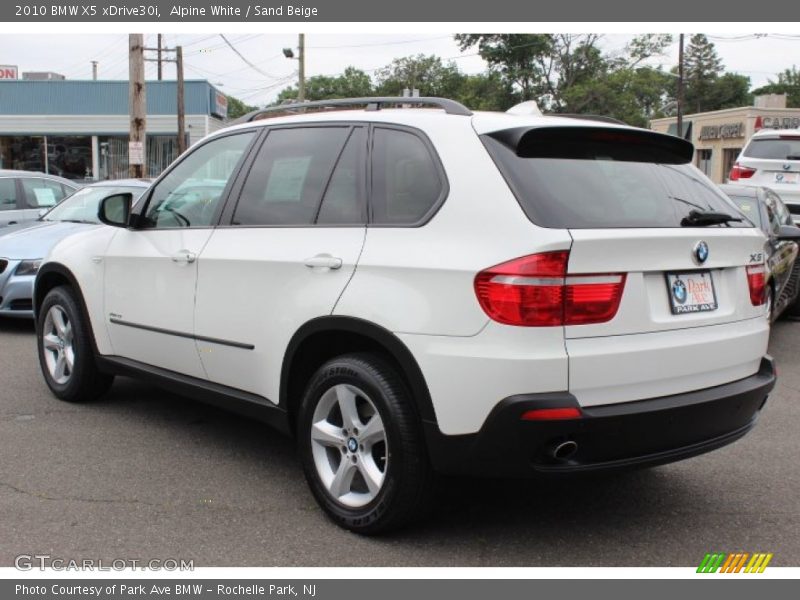 Alpine White / Sand Beige 2010 BMW X5 xDrive30i