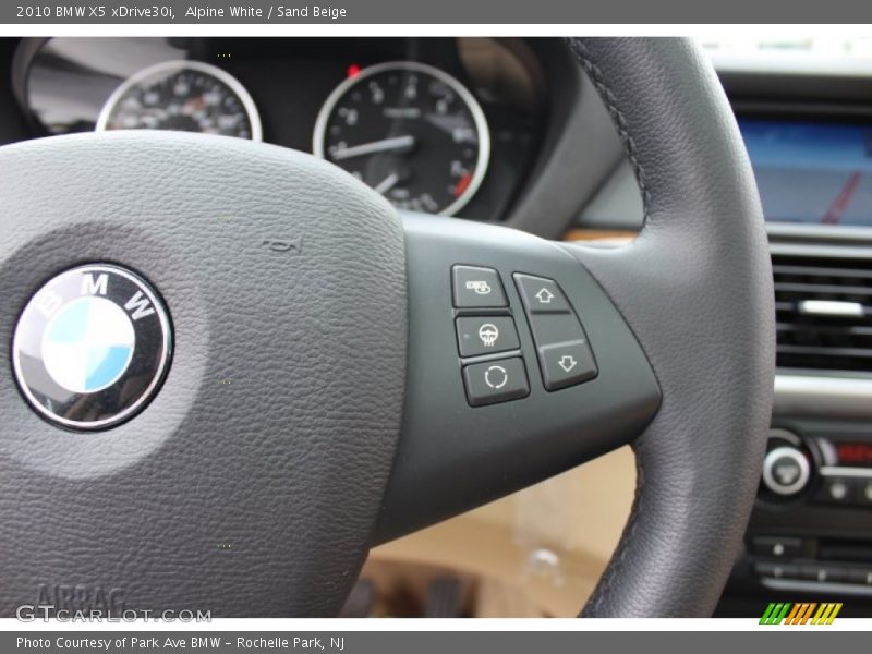 Alpine White / Sand Beige 2010 BMW X5 xDrive30i