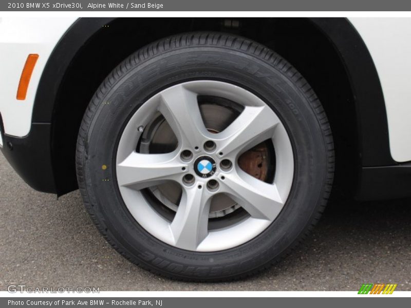 Alpine White / Sand Beige 2010 BMW X5 xDrive30i