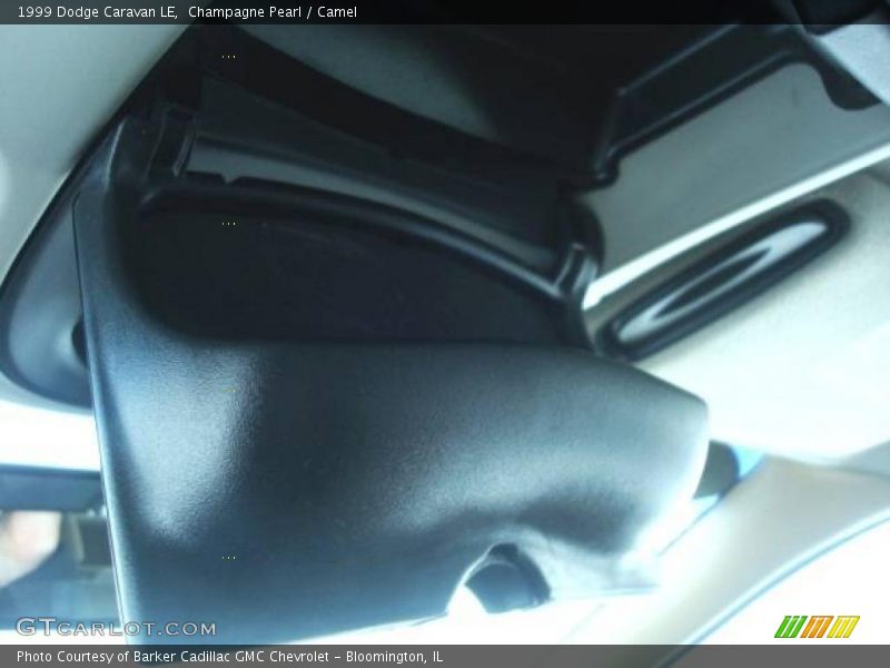 Champagne Pearl / Camel 1999 Dodge Caravan LE