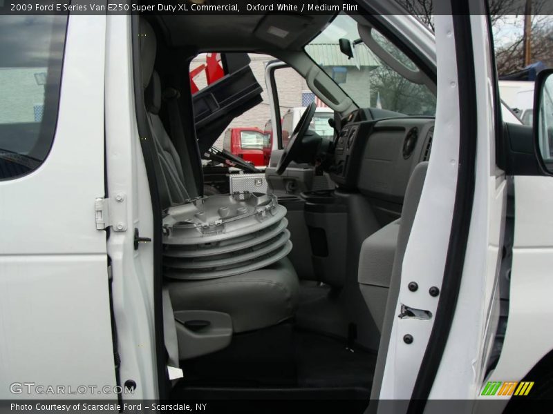 Oxford White / Medium Flint 2009 Ford E Series Van E250 Super Duty XL Commercial