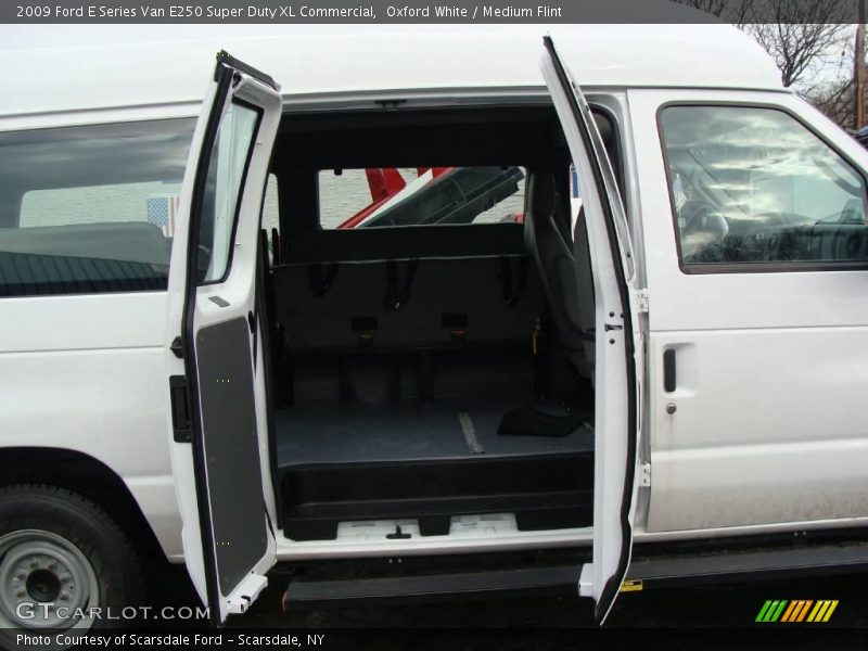 Oxford White / Medium Flint 2009 Ford E Series Van E250 Super Duty XL Commercial
