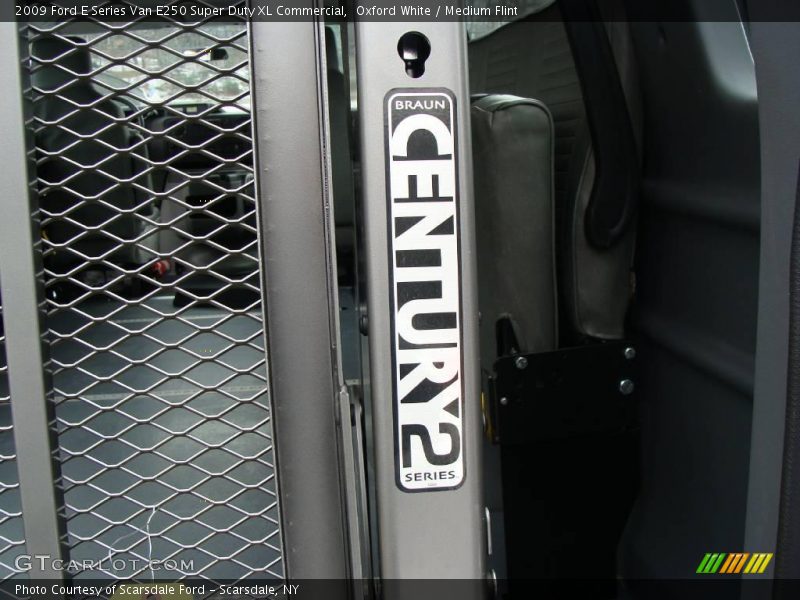 Oxford White / Medium Flint 2009 Ford E Series Van E250 Super Duty XL Commercial