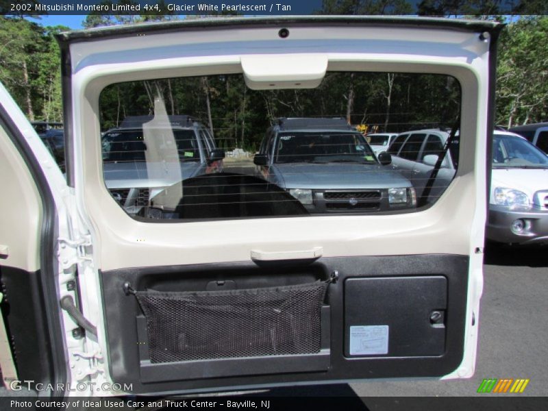 Glacier White Pearlescent / Tan 2002 Mitsubishi Montero Limited 4x4