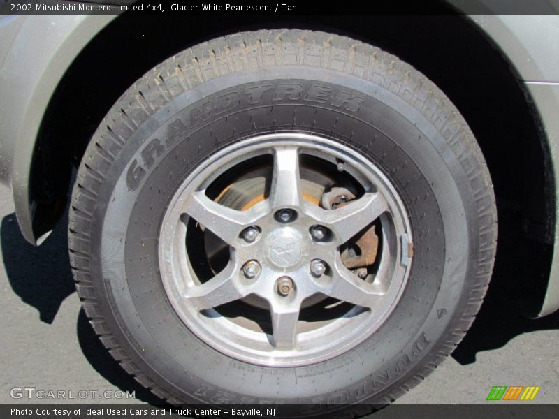 Glacier White Pearlescent / Tan 2002 Mitsubishi Montero Limited 4x4