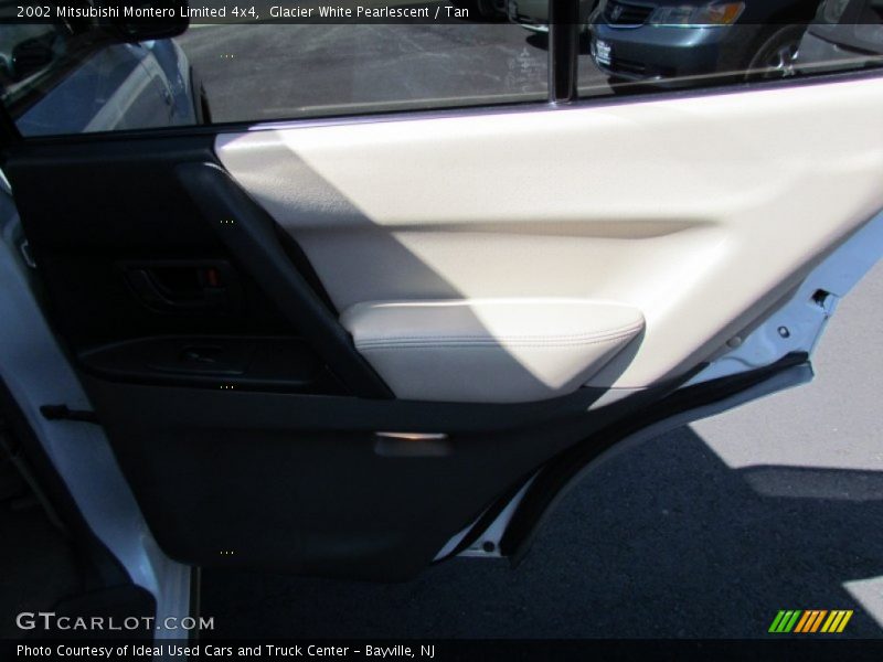 Glacier White Pearlescent / Tan 2002 Mitsubishi Montero Limited 4x4