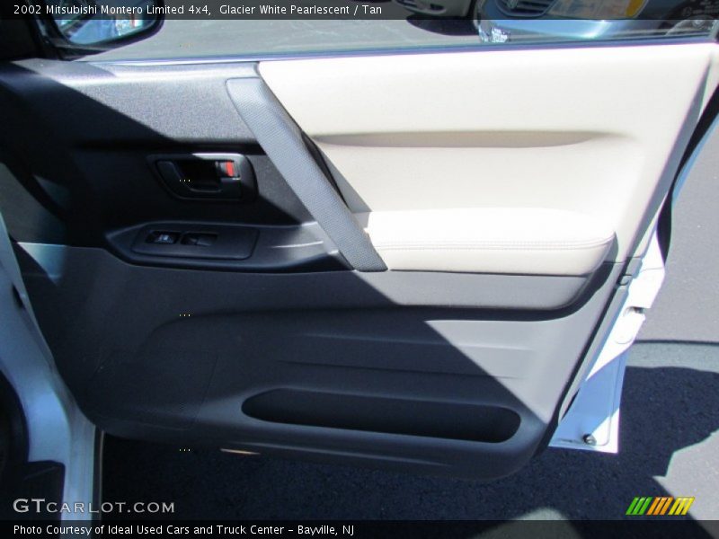 Glacier White Pearlescent / Tan 2002 Mitsubishi Montero Limited 4x4
