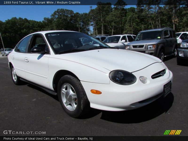 Vibrant White / Medium Graphite 1999 Ford Taurus LX